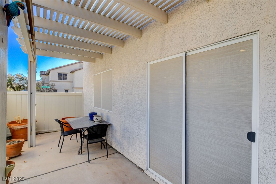 9322 Boulder Opal Avenue