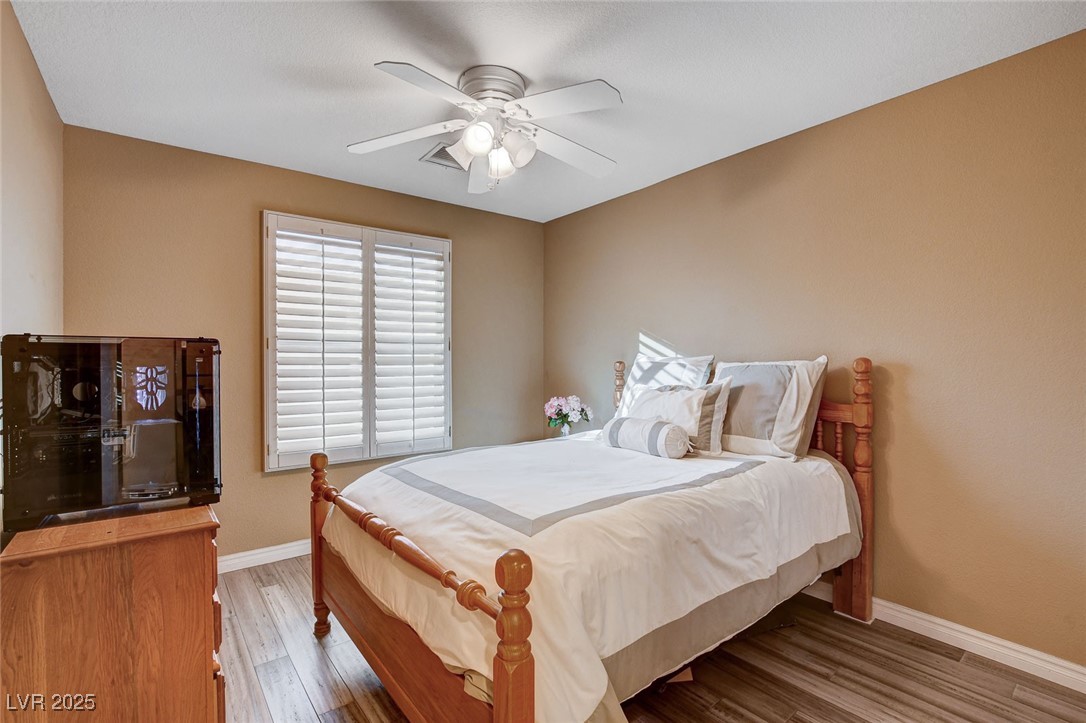 9322 Boulder Opal Avenue