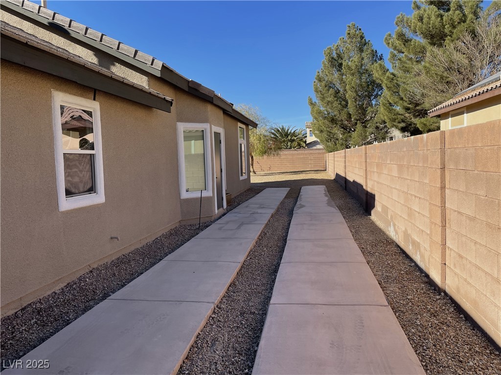 7405 Chorleywood Way