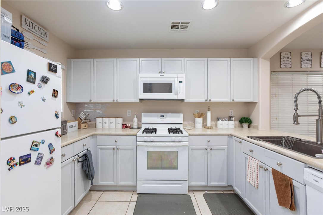 7660 Fabled Filigree Street