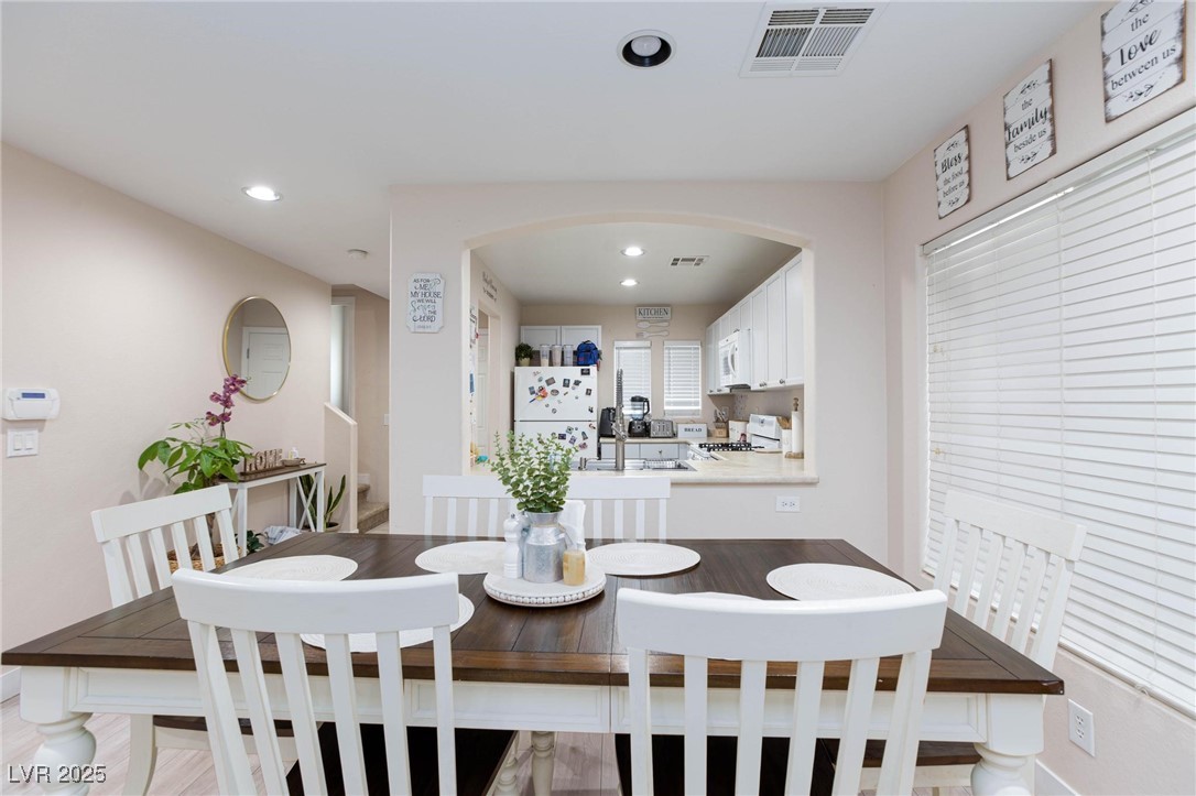 7660 Fabled Filigree Street