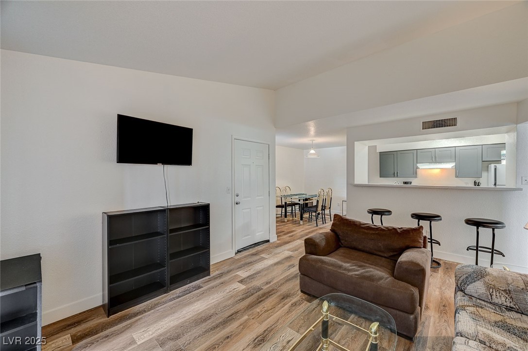 8101 West Flamingo Road 2080