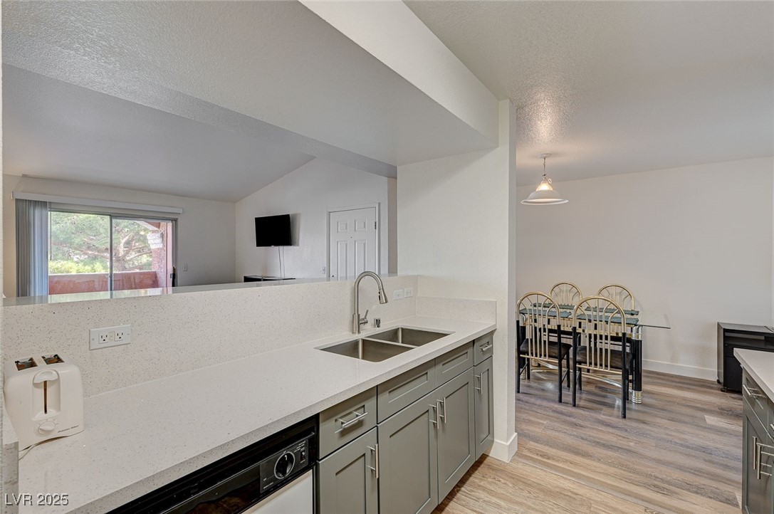 8101 West Flamingo Road 2080