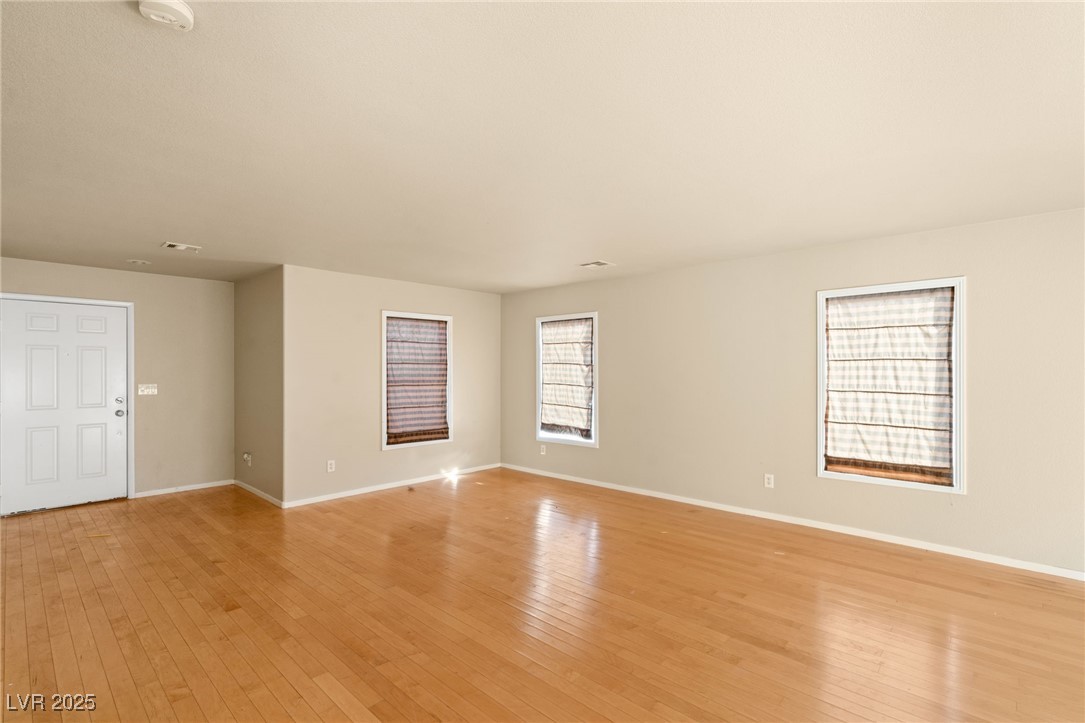 1365 Tranquil Skies Avenue