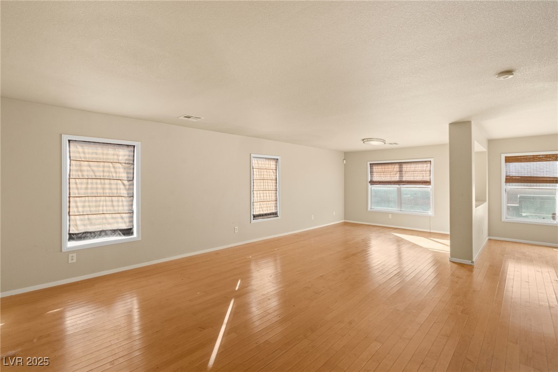 1365 Tranquil Skies Avenue