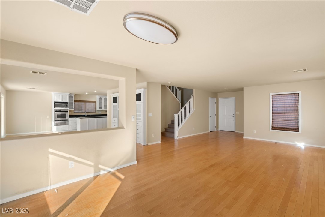 1365 Tranquil Skies Avenue