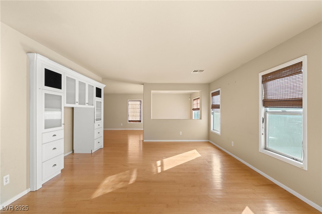 1365 Tranquil Skies Avenue