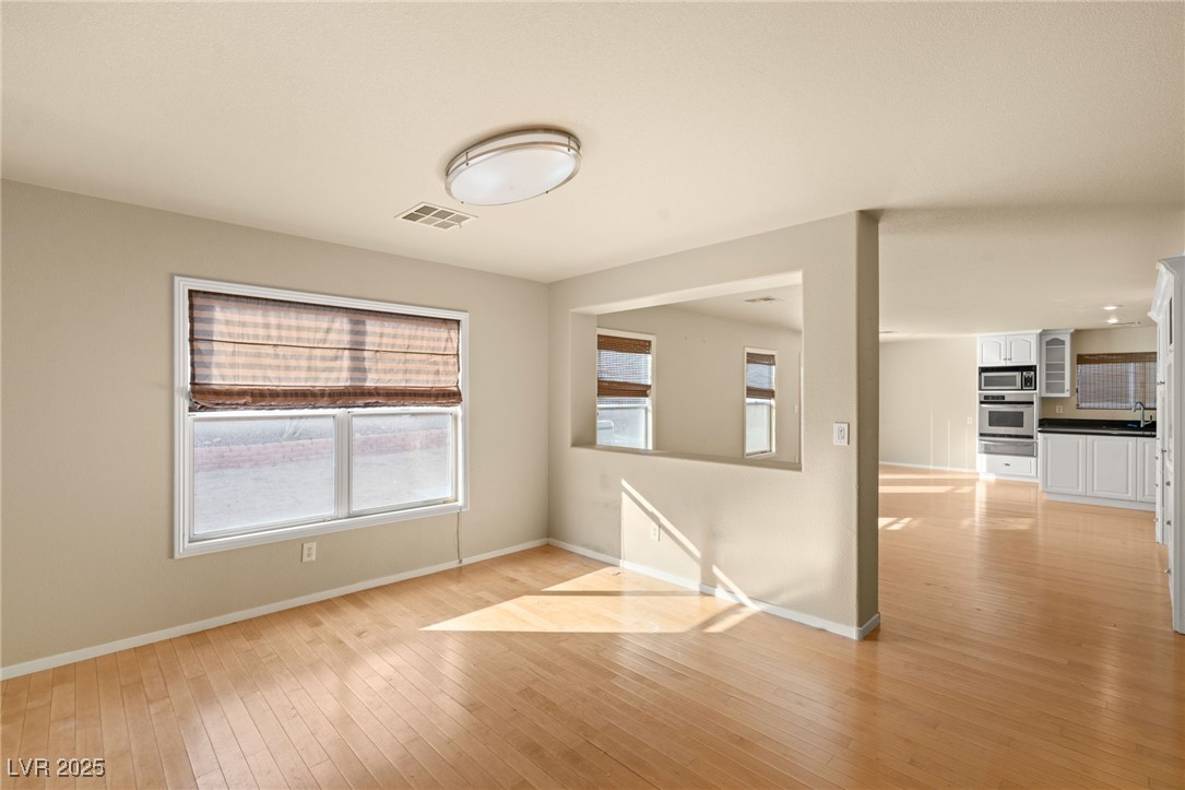 1365 Tranquil Skies Avenue