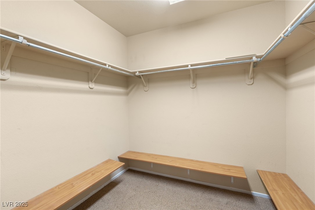 1365 Tranquil Skies Avenue