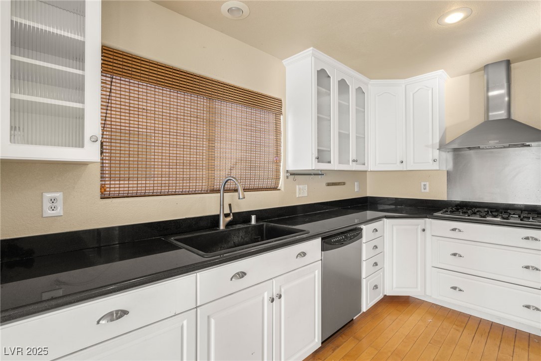 1365 Tranquil Skies Avenue