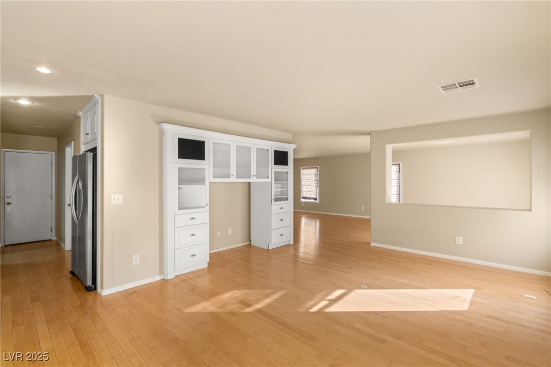 1365 Tranquil Skies Avenue