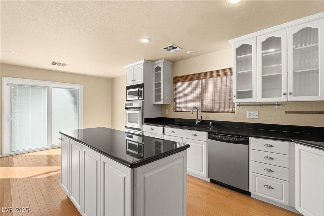 1365 Tranquil Skies Avenue