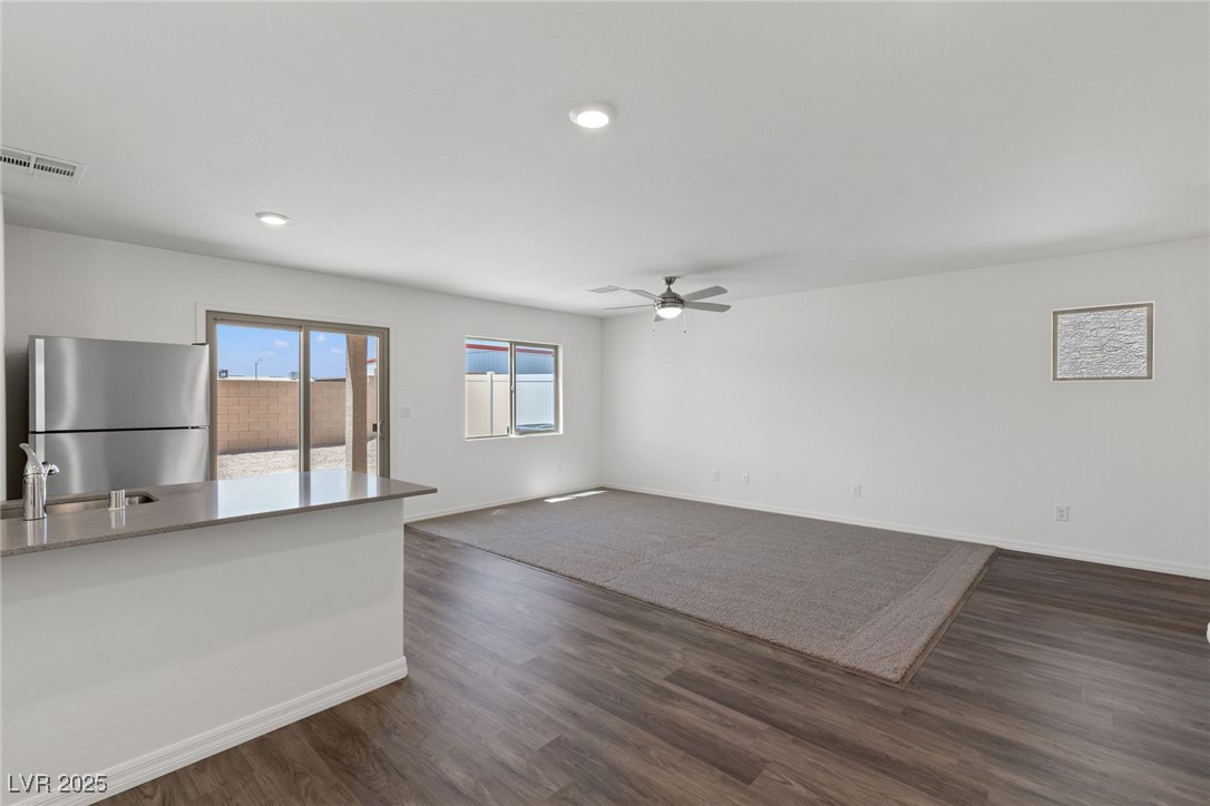 4922 Canna Lily Street