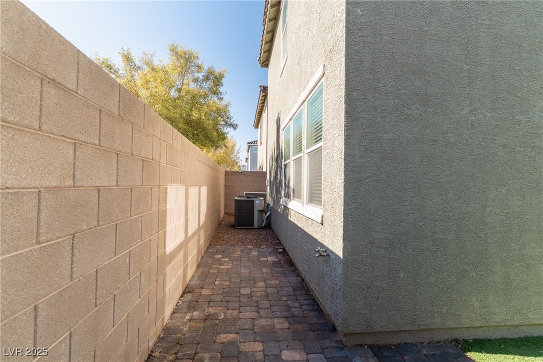 9217 Quartz Hills Avenue