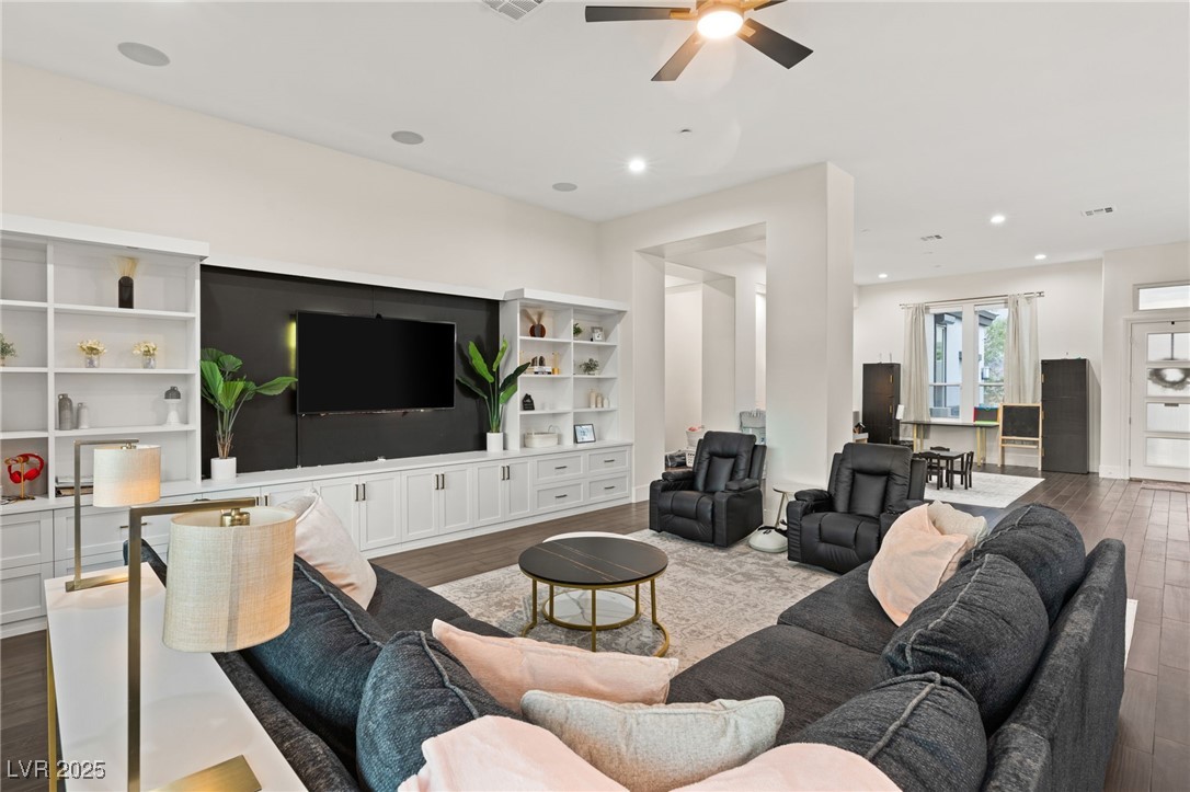 1121 Du Fort Hills Court