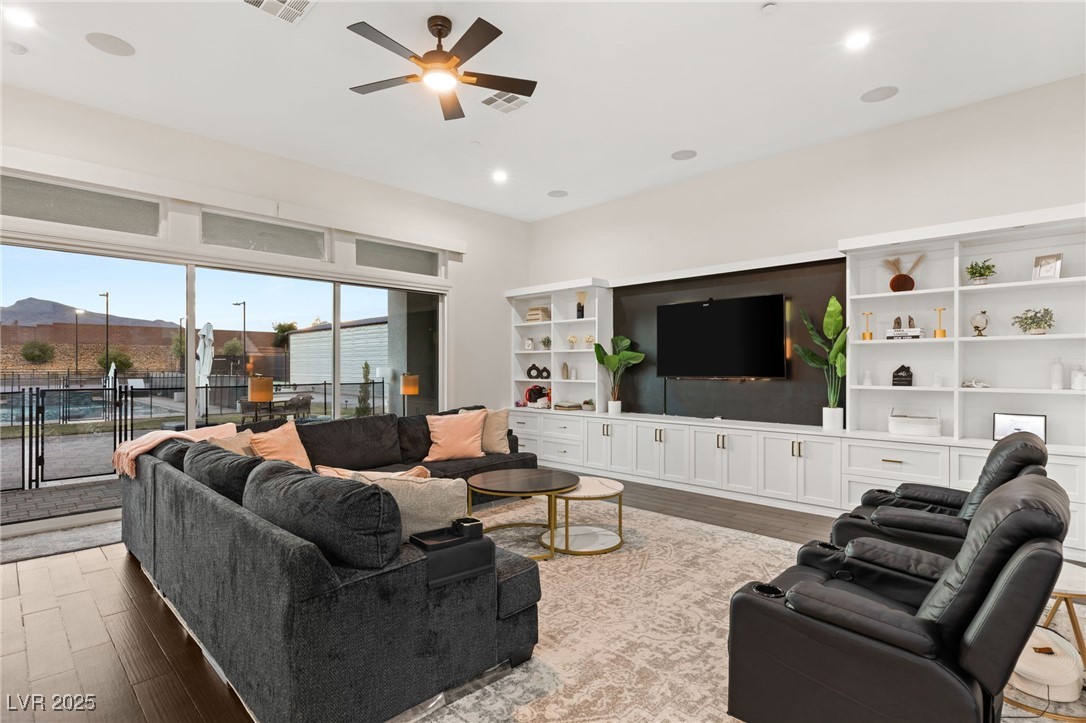 1121 Du Fort Hills Court