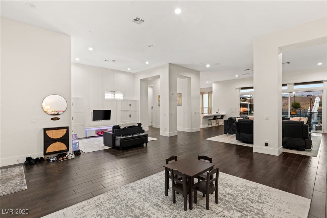 1121 Du Fort Hills Court