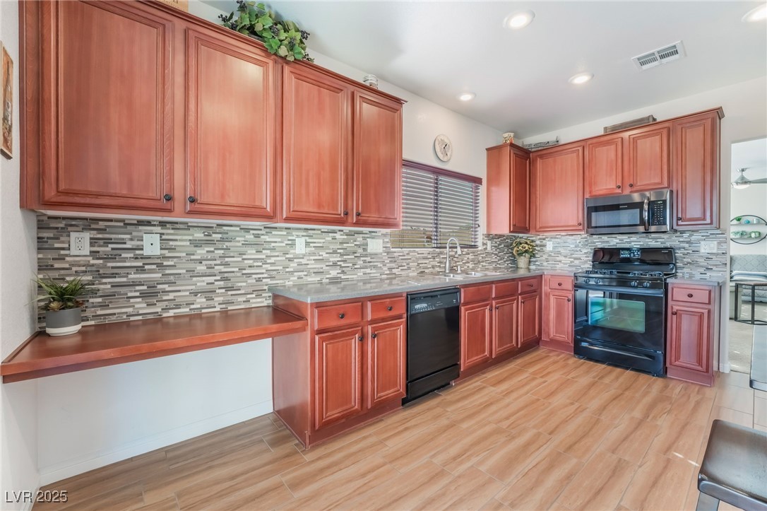 3952 Moon Tango Street