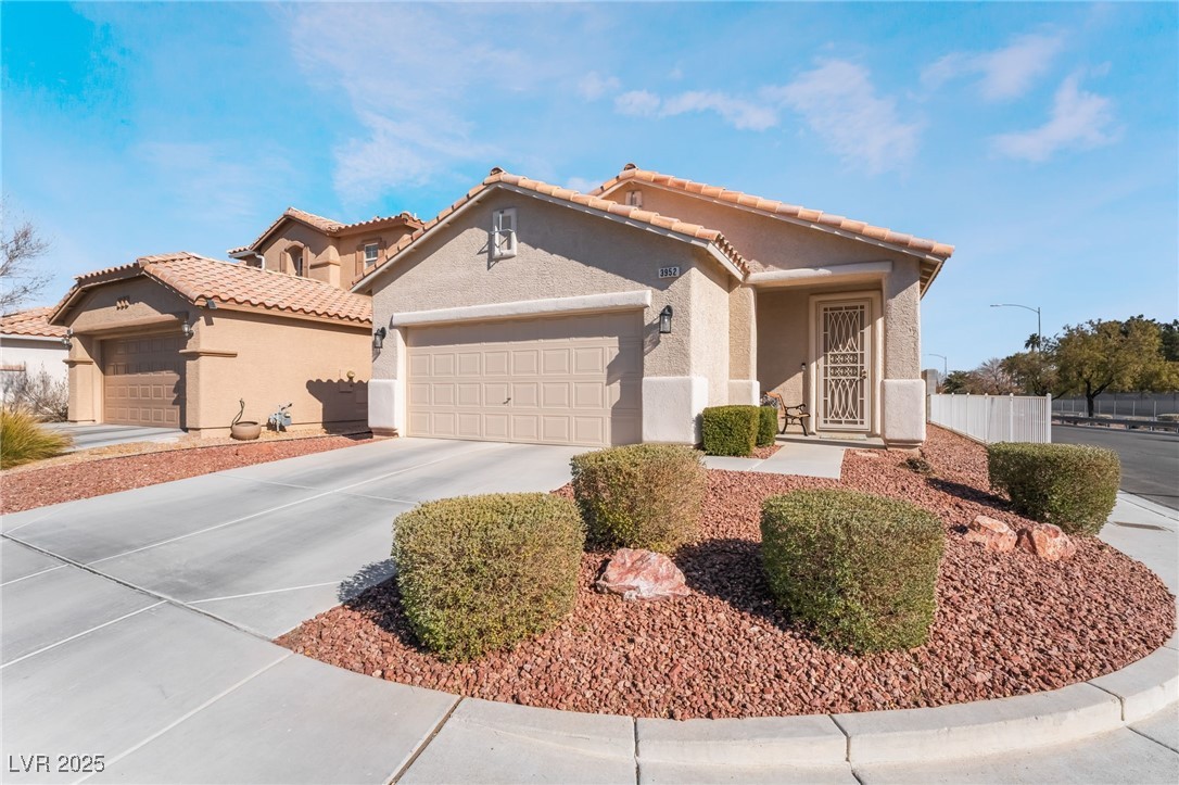 3952 Moon Tango Street