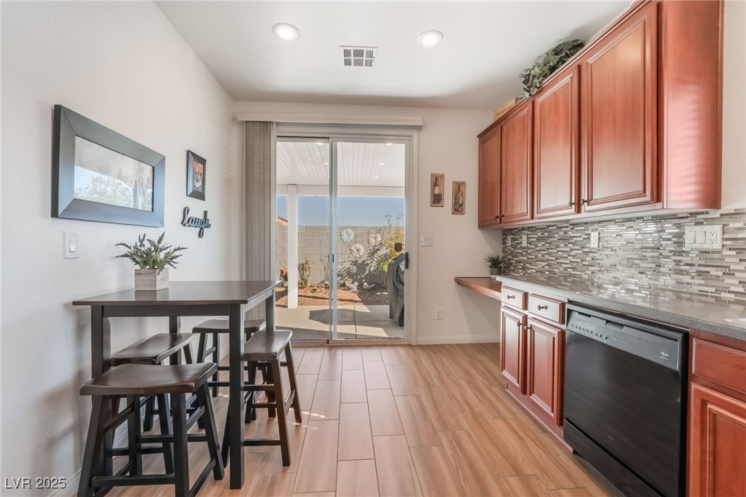 3952 Moon Tango Street