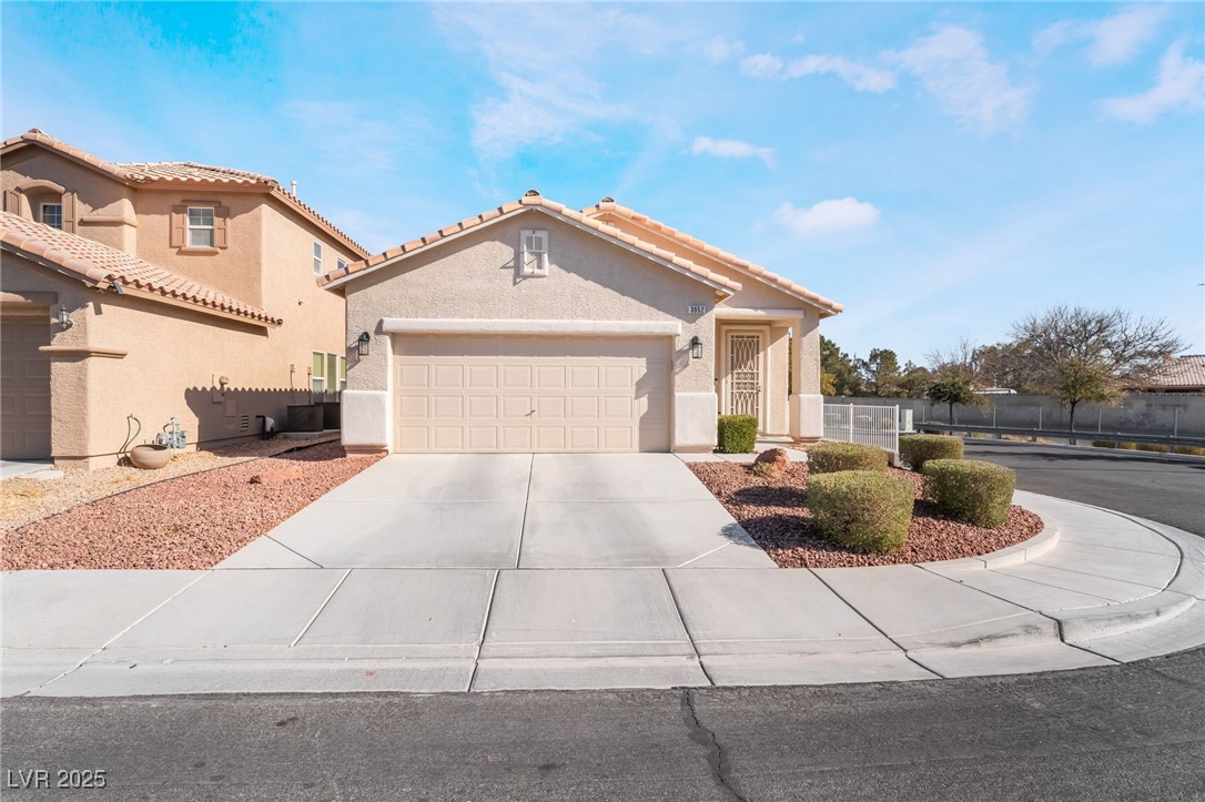 3952 Moon Tango Street