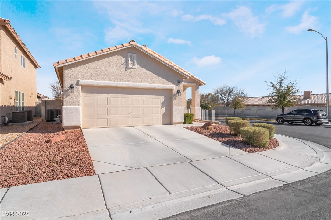 3952 Moon Tango Street