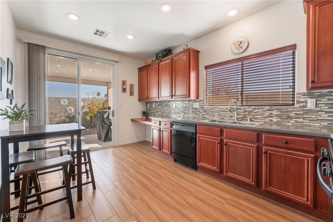 3952 Moon Tango Street