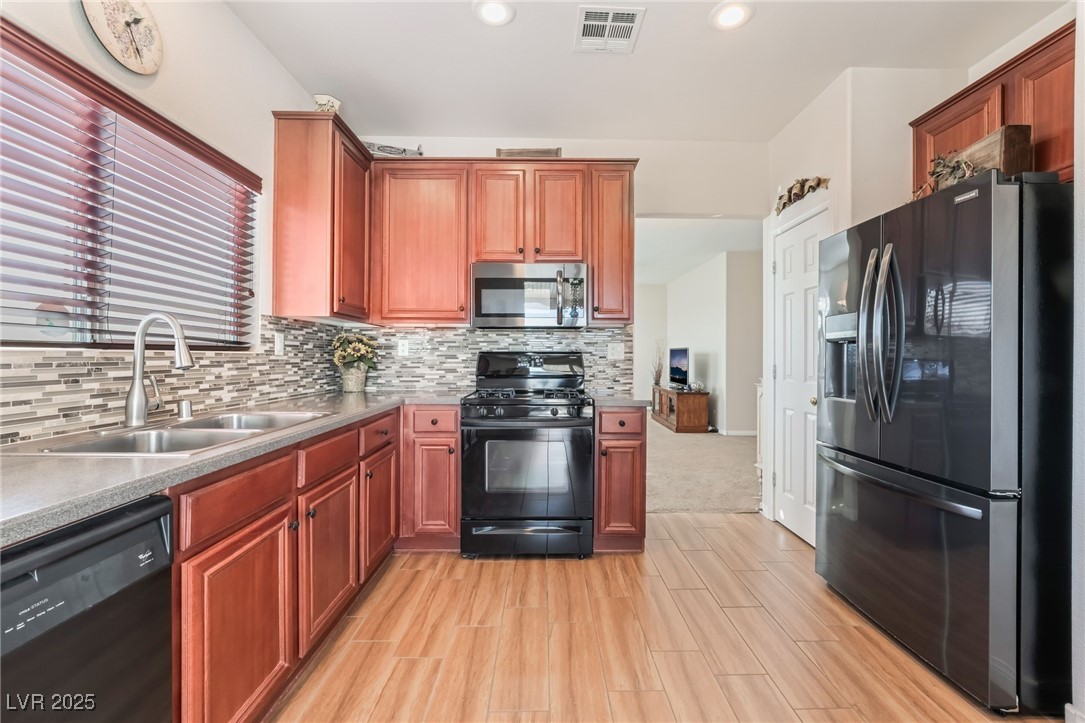 3952 Moon Tango Street