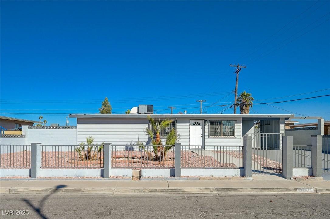 1634 Serenada Avenue