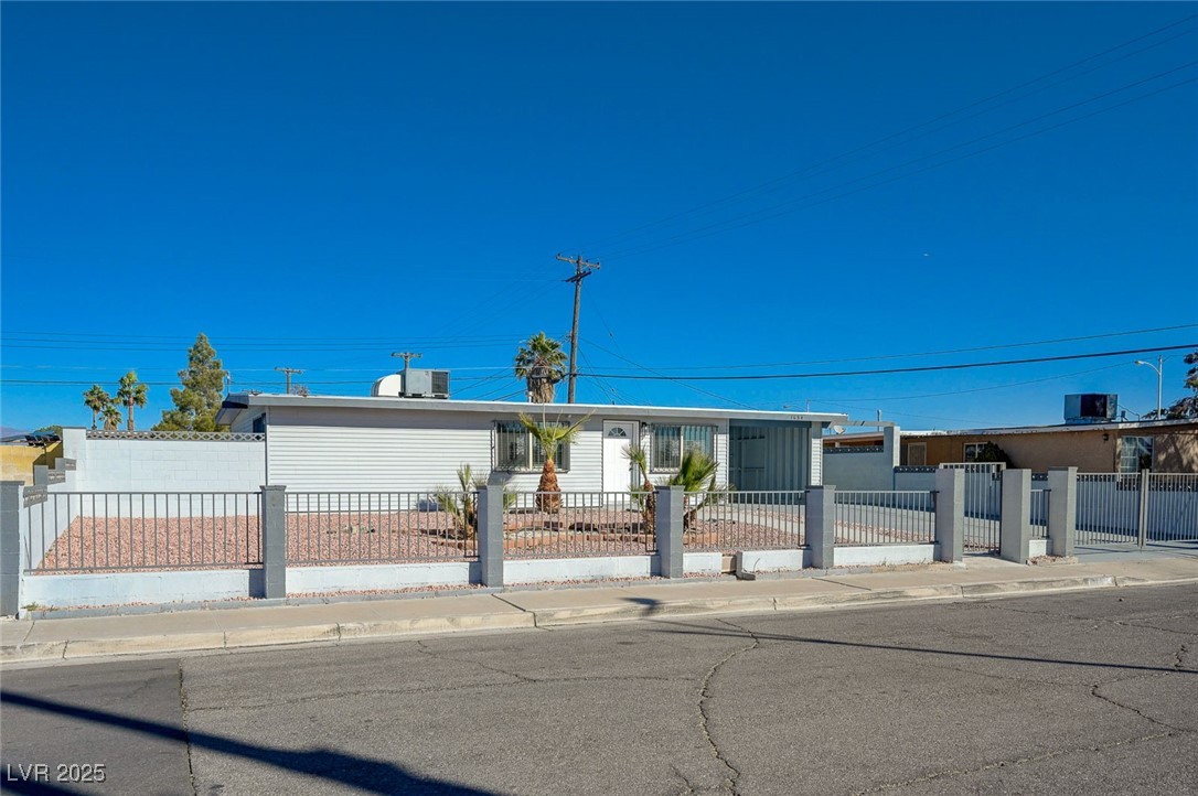 1634 Serenada Avenue
