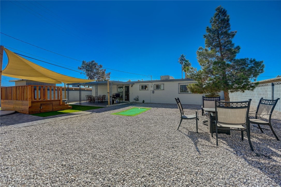 1634 Serenada Avenue