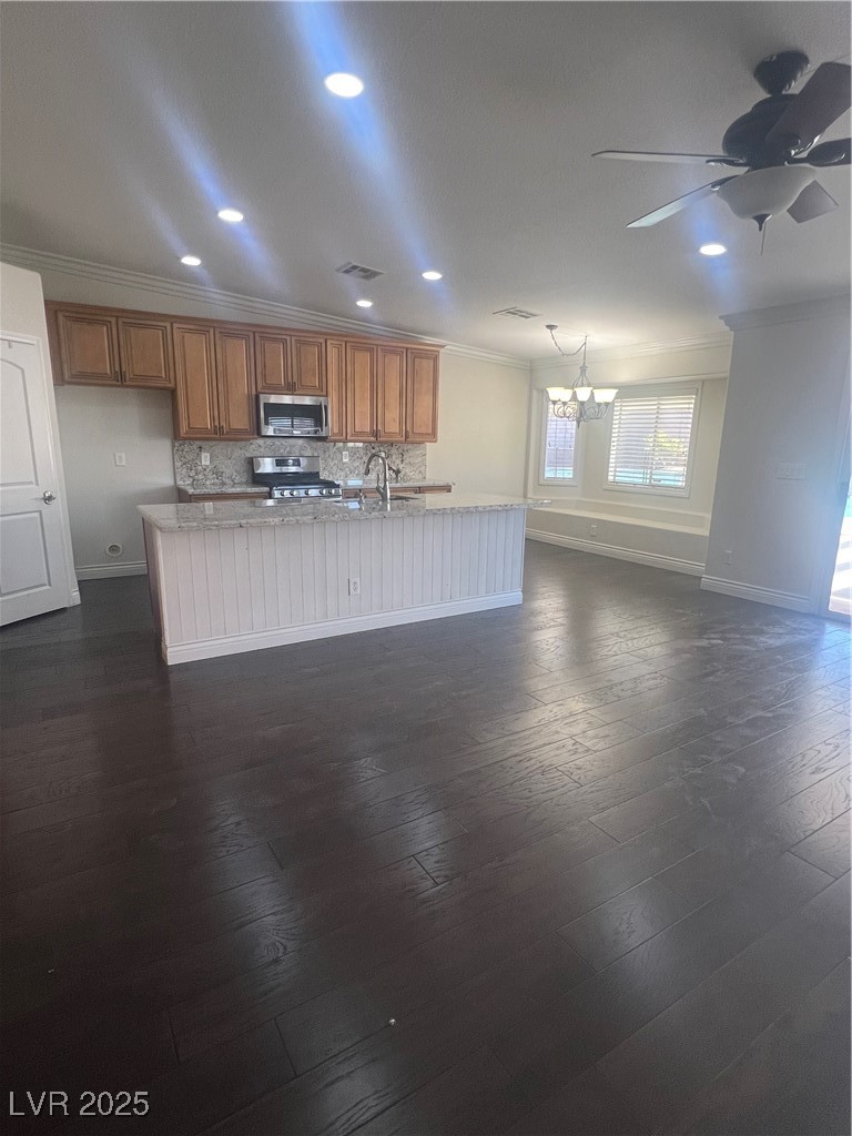 8134 Dancing Avenue