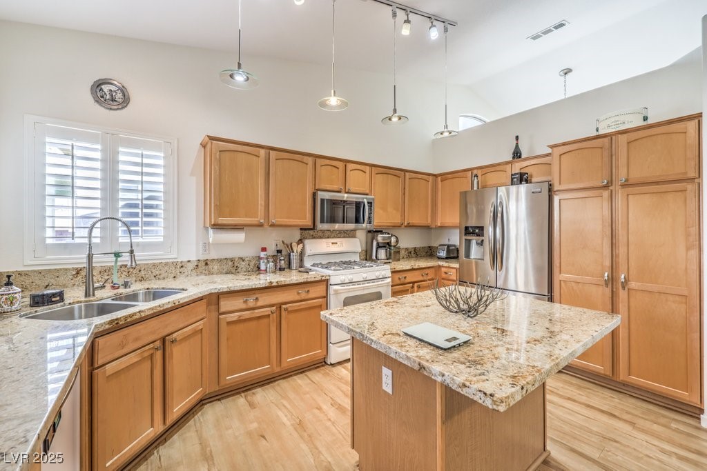 7553 Coral River Drive