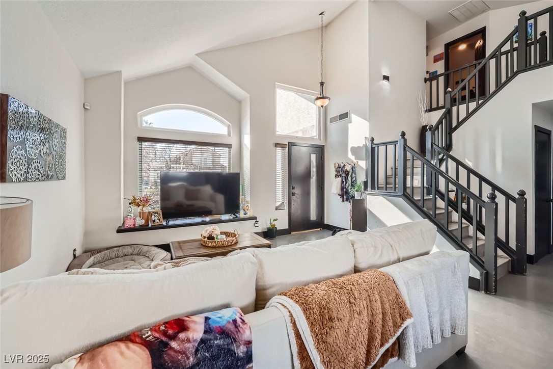 1506 Champagne Circle