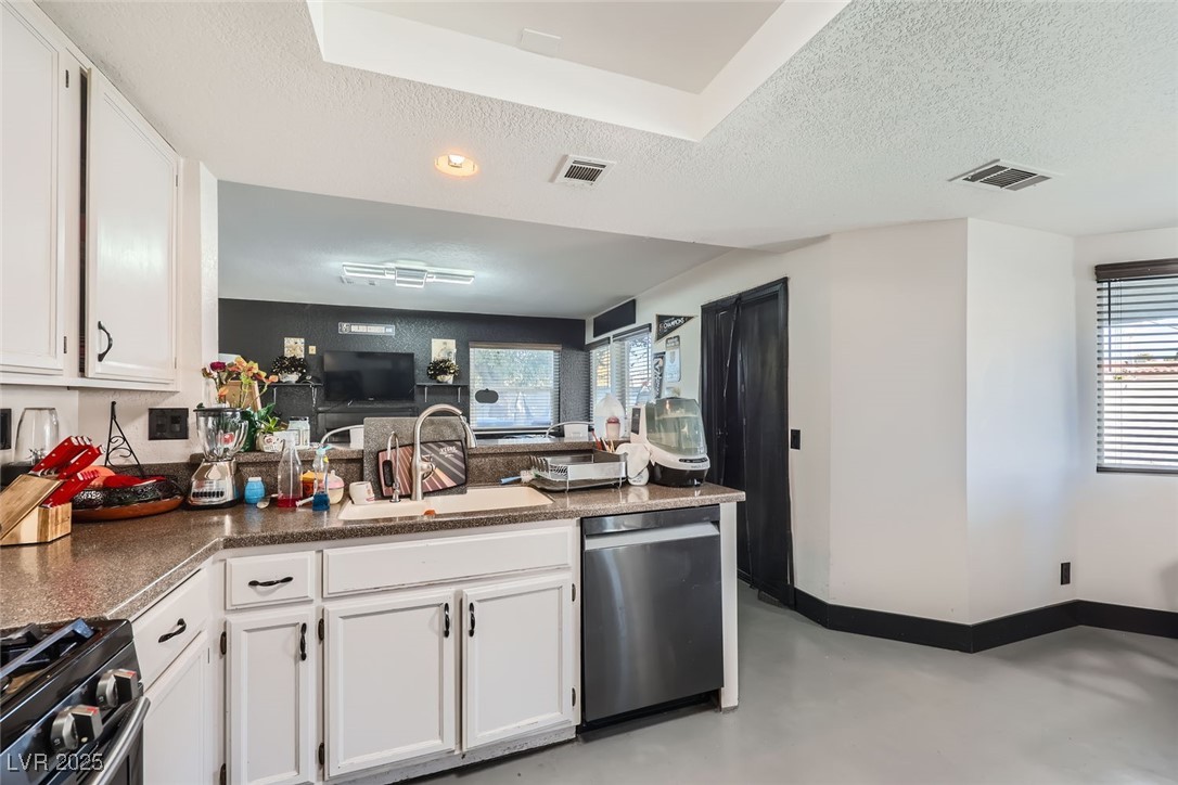 1506 Champagne Circle