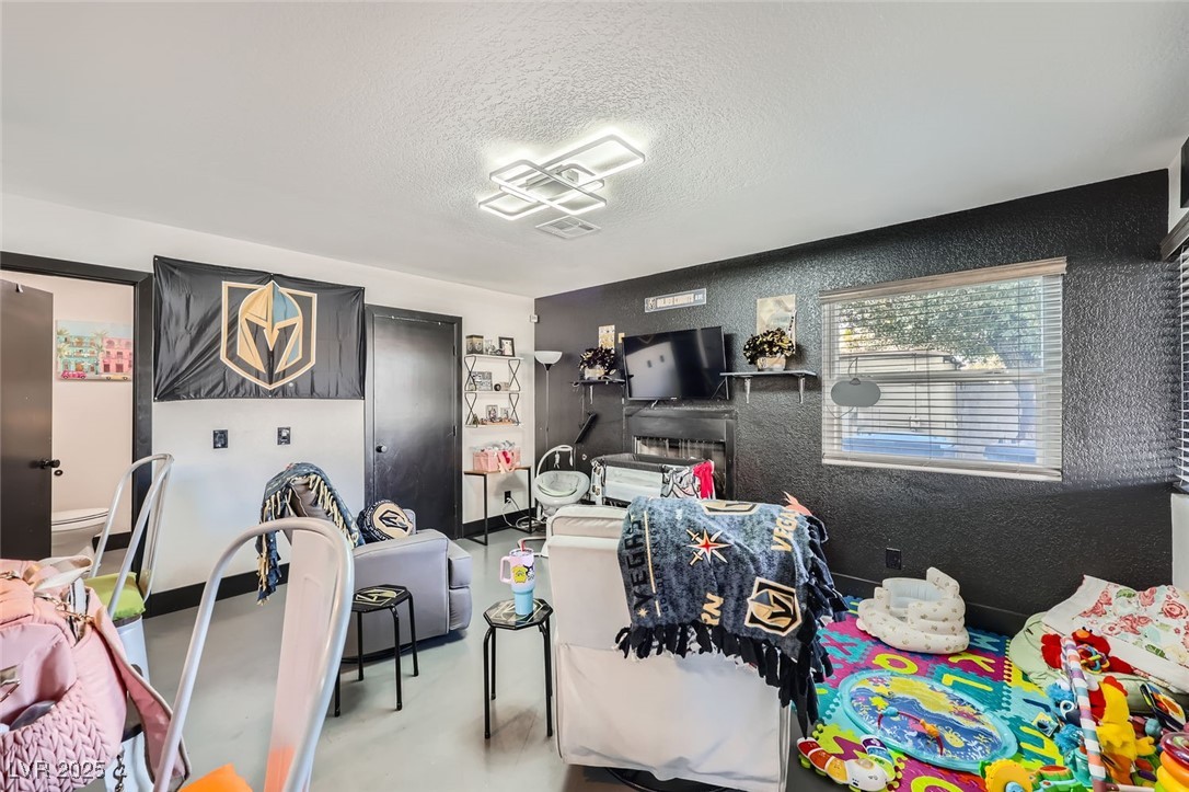 1506 Champagne Circle