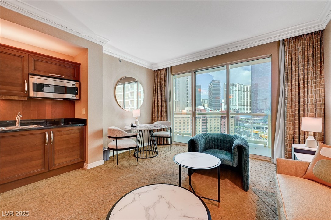135 East Harmon Avenue 817