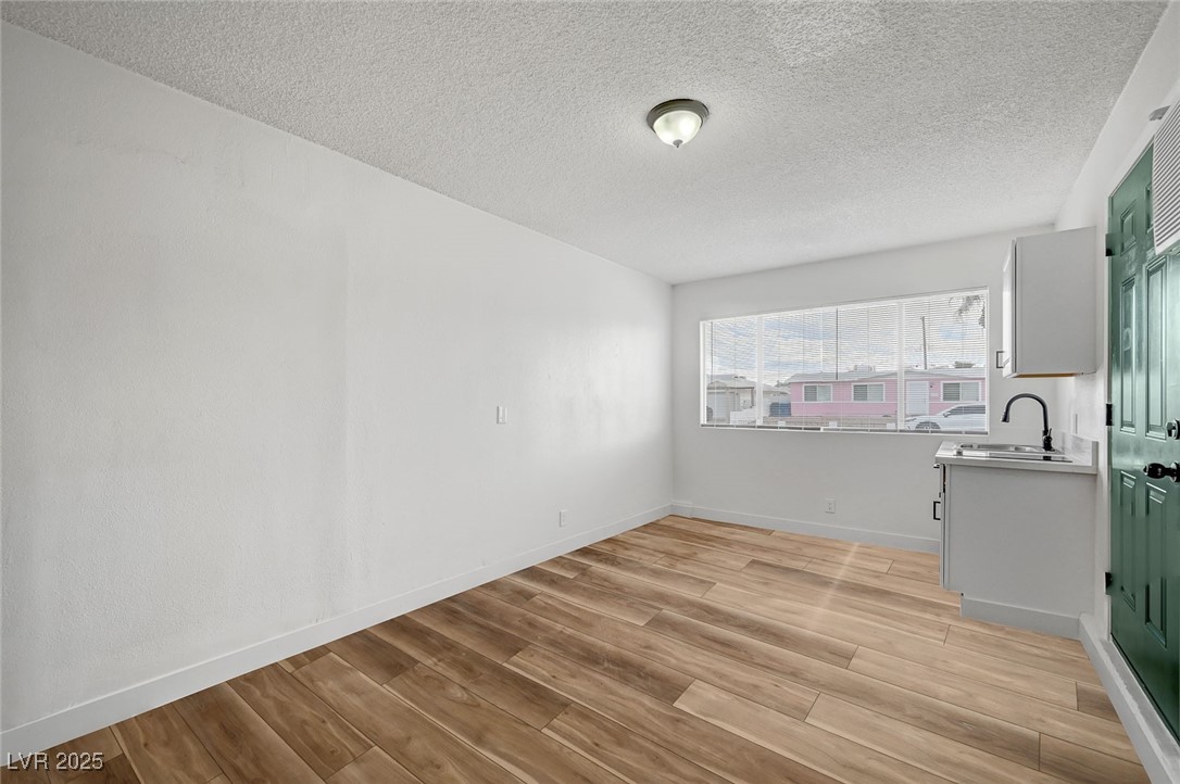 6520 Evergreen Avenue