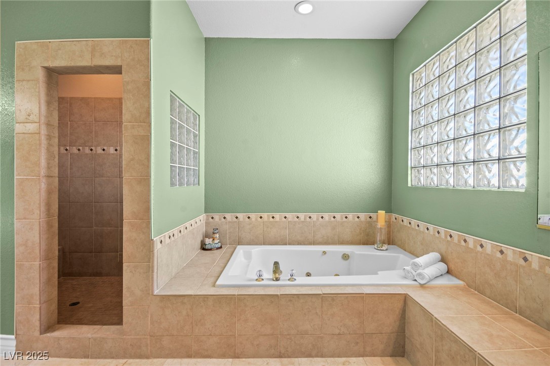 4200 Topsider Street