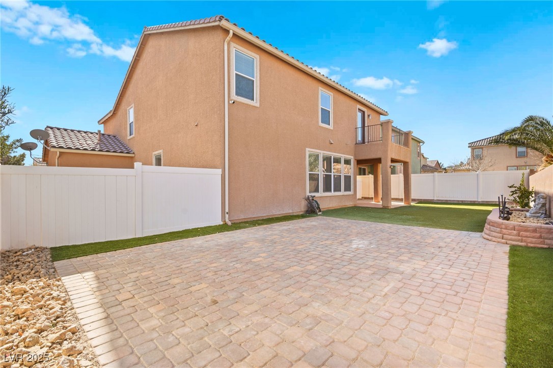 1220 Earth Court