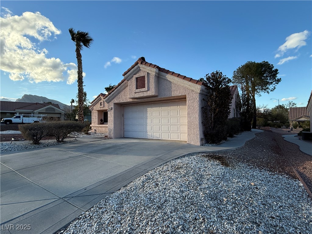9552 Gold Bank Drive