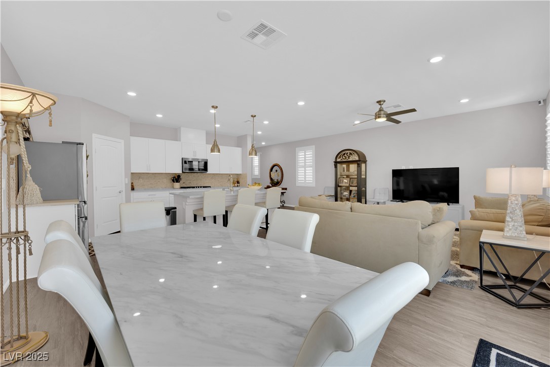 1206 Hopespring Loop Avenue