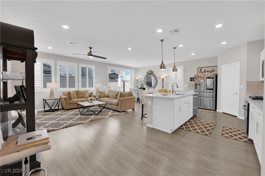 1206 Hopespring Loop Avenue