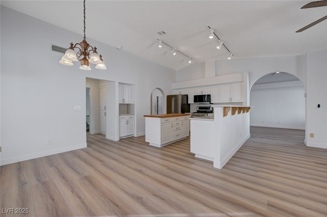 519 Cayuga Court