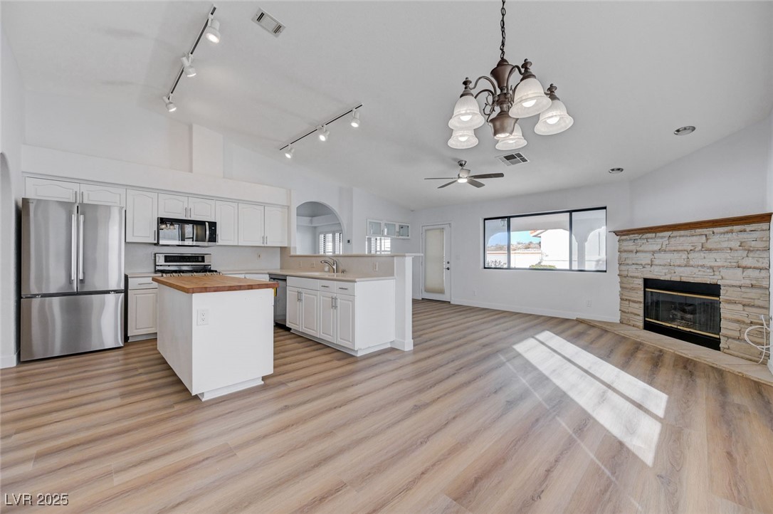 519 Cayuga Court