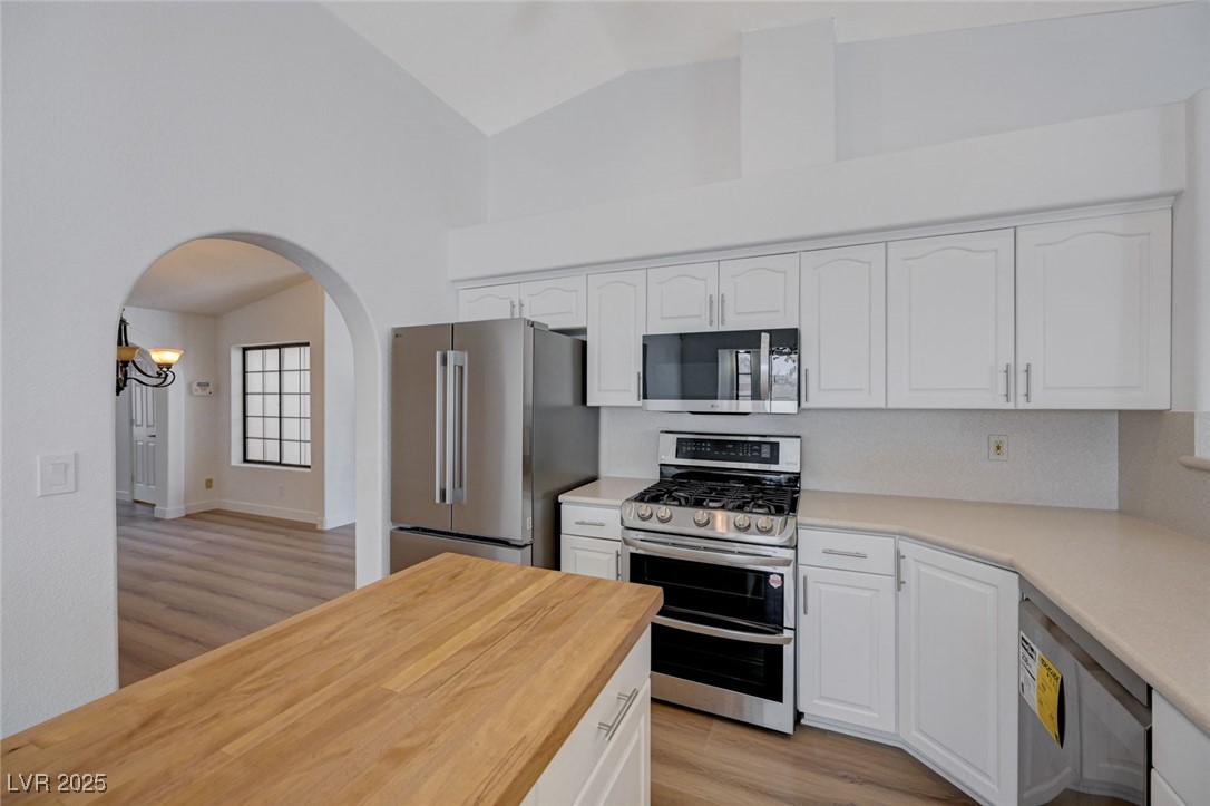 519 Cayuga Court