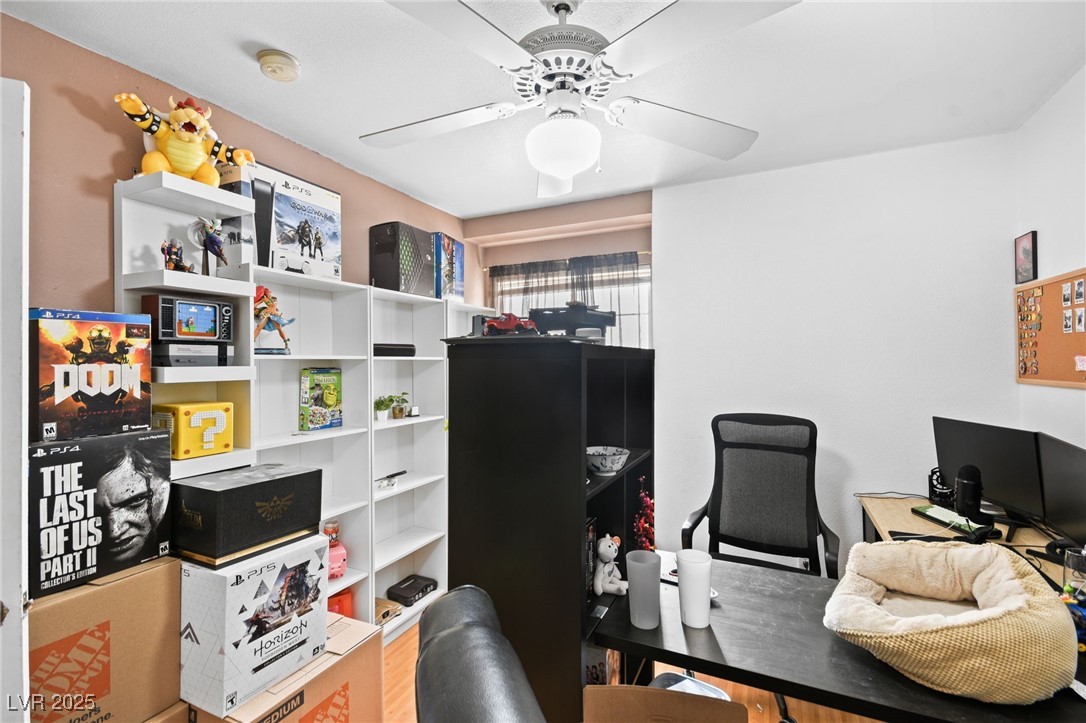 1940 Solana Del Norte Way