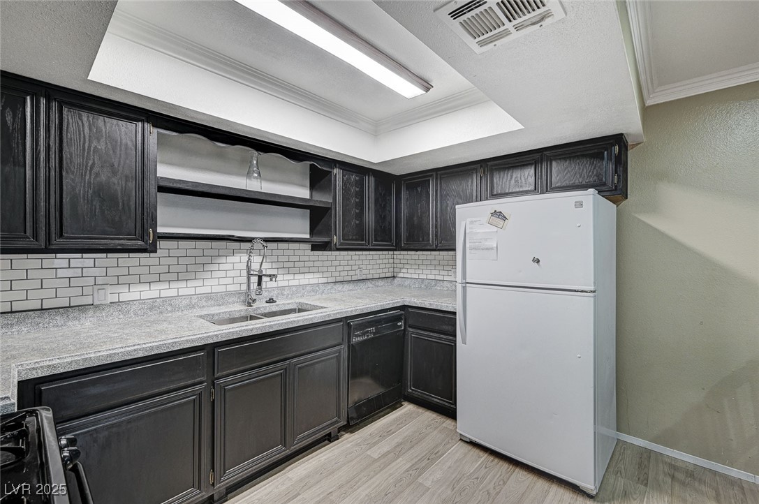 5576 West Rochelle Avenue 30C
