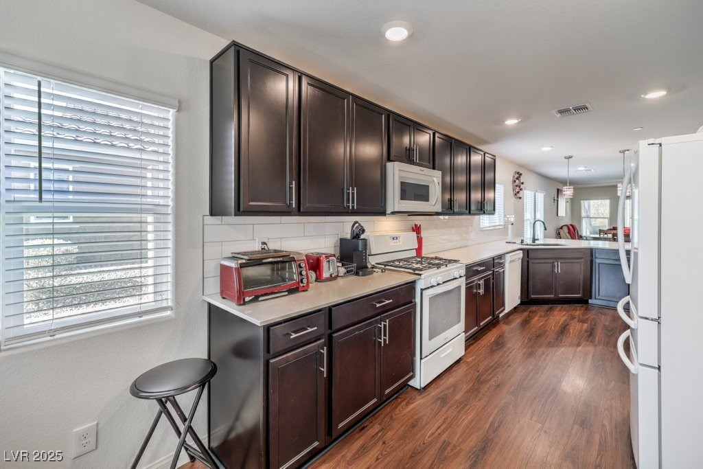 8342 Vinamala Avenue