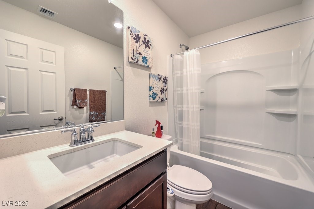 8342 Vinamala Avenue